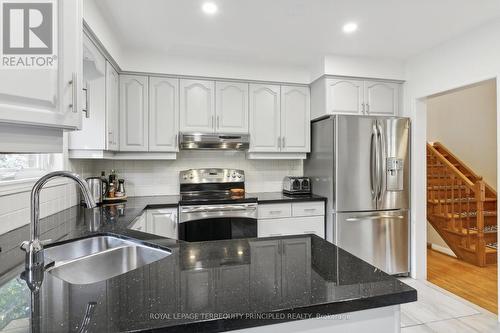 26 Boxwood Road, Toronto, ON - Indoor Photo Showing Kitchen With Stainless Steel Kitchen With Double Sink With Upgraded Kitchen