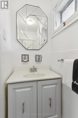 26 Boxwood Road, Toronto, ON - Indoor Photo Showing Bathroom