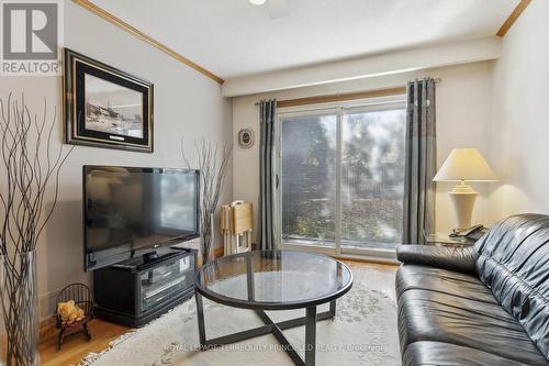 26 Boxwood Road, Toronto, ON - Indoor Photo Showing Living Room