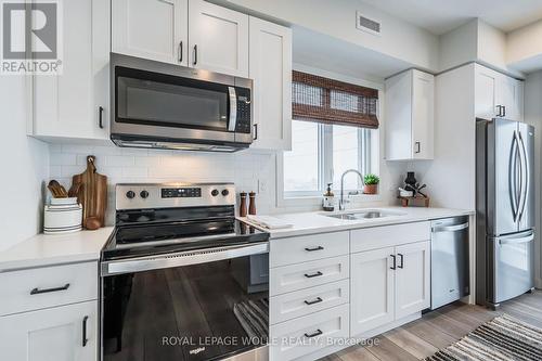 A4 - 405 Myers Road, Cambridge, ON - Indoor Photo Showing Kitchen