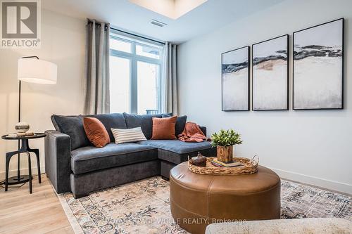 A4 - 405 Myers Road, Cambridge, ON - Indoor Photo Showing Living Room