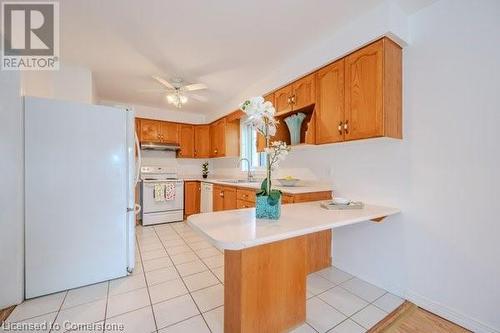 49 Dawn Ridge Drive, Kitchener, ON - Indoor Photo Showing Kitchen