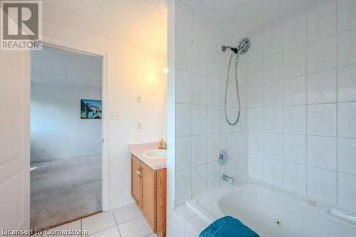 49 Dawn Ridge Drive, Kitchener, ON - Indoor Photo Showing Bathroom