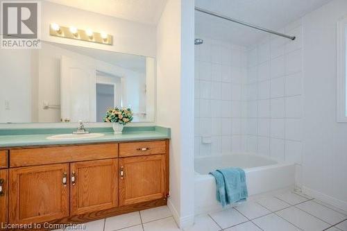 49 Dawn Ridge Drive, Kitchener, ON - Indoor Photo Showing Bathroom