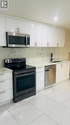 153 1/2 Olive Avenue S, Oshawa, ON - Indoor Photo Showing Kitchen