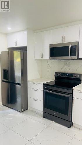 153 1/2 Olive Avenue S, Oshawa, ON - Indoor Photo Showing Kitchen