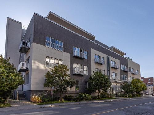 Frontage - 306-240 Ch. Bates, Mont-Royal, QC - Outdoor With Facade