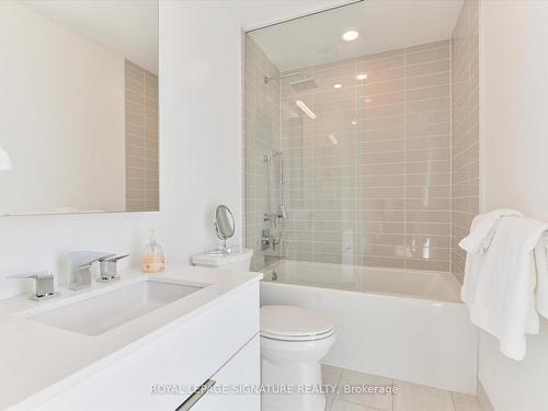 4107-20 Lombard St, Toronto, ON - Indoor Photo Showing Bathroom