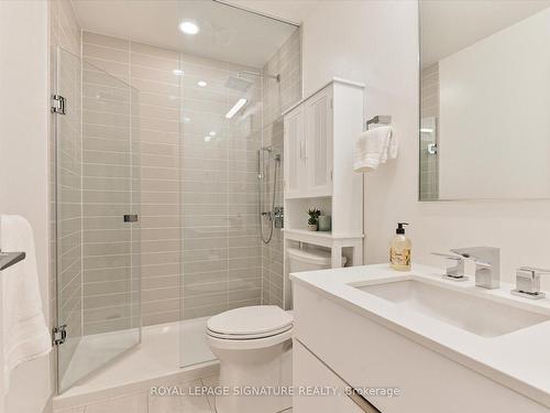 4107-20 Lombard St, Toronto, ON - Indoor Photo Showing Bathroom