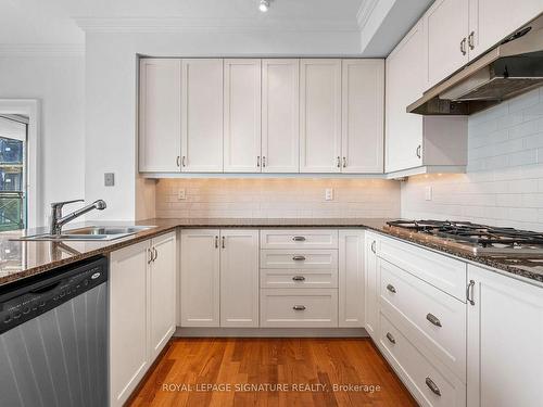 909-25 Scrivener Sq, Toronto, ON - Indoor Photo Showing Kitchen With Double Sink