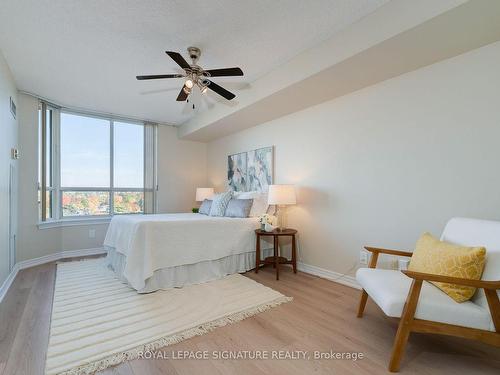 803-1700 Eglinton Ave E, Toronto, ON - Indoor Photo Showing Bedroom