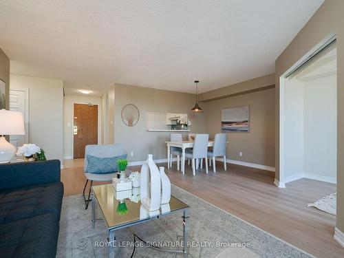 803-1700 Eglinton Ave E, Toronto, ON - Indoor Photo Showing Living Room