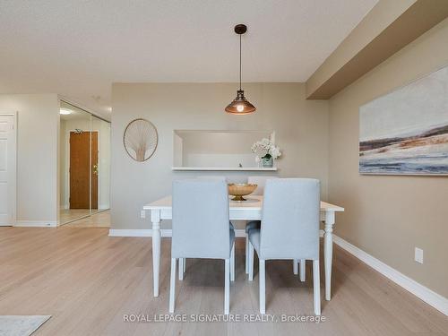 803-1700 Eglinton Ave E, Toronto, ON - Indoor Photo Showing Dining Room