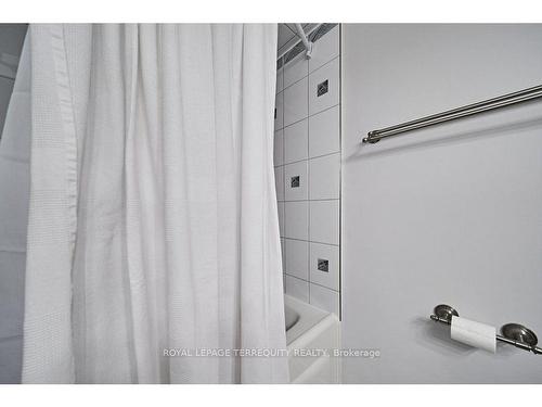 83 Sherwood Rd E, Ajax, ON -  Photo Showing Bathroom