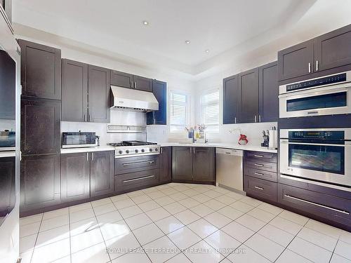 7 Bissland Dr, Ajax, ON - Indoor Photo Showing Kitchen