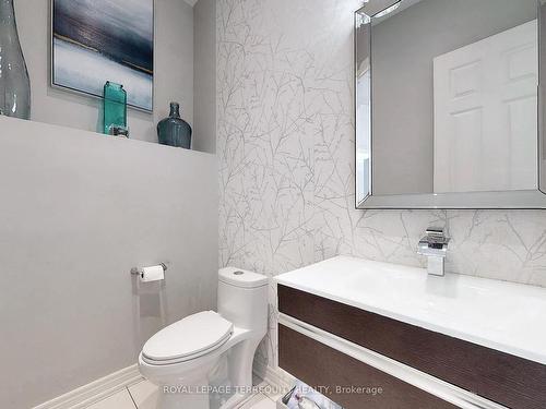 7 Bissland Dr, Ajax, ON - Indoor Photo Showing Bathroom