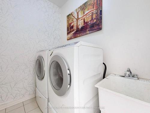 7 Bissland Dr, Ajax, ON - Indoor Photo Showing Laundry Room