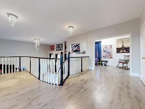 7 Bissland Dr, Ajax, ON - Indoor Photo Showing Other Room