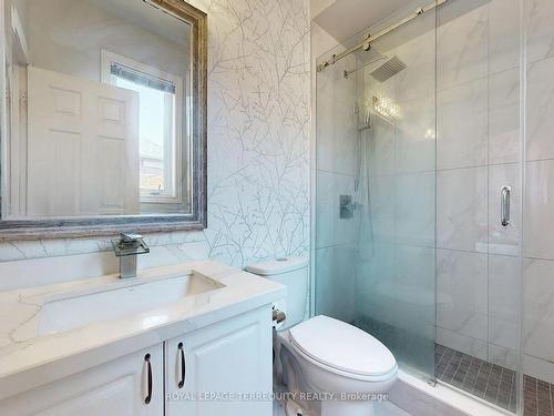 7 Bissland Dr, Ajax, ON - Indoor Photo Showing Bathroom