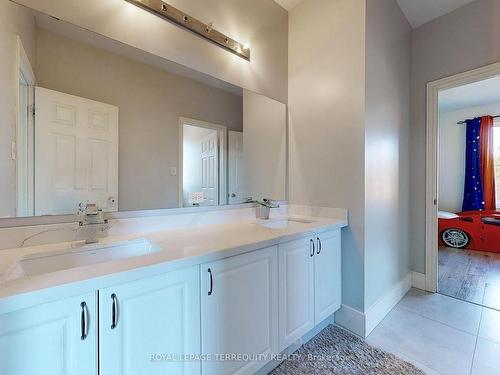 7 Bissland Dr, Ajax, ON - Indoor Photo Showing Bathroom