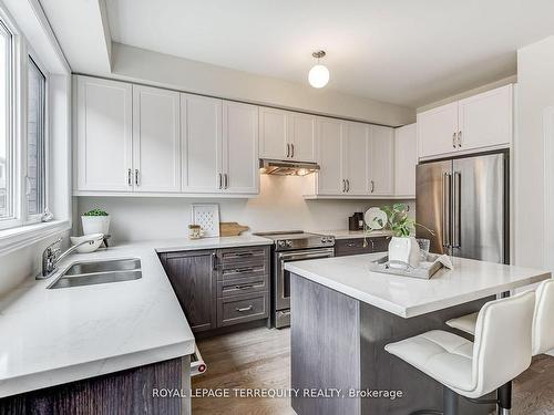 20 Sambro Lane, Whitchurch-Stouffville, ON - Indoor Photo Showing Kitchen With Double Sink