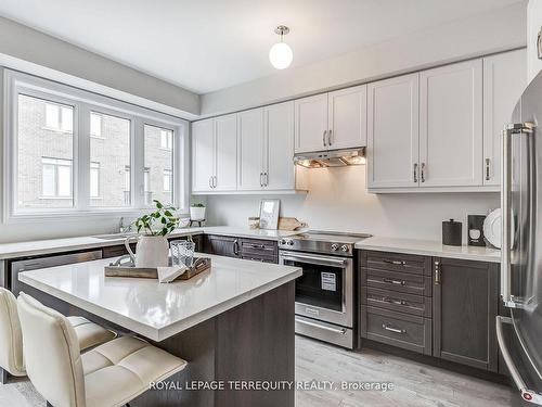 20 Sambro Lane, Whitchurch-Stouffville, ON - Indoor Photo Showing Kitchen