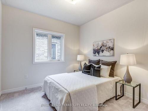 20 Sambro Lane, Whitchurch-Stouffville, ON - Indoor Photo Showing Bedroom