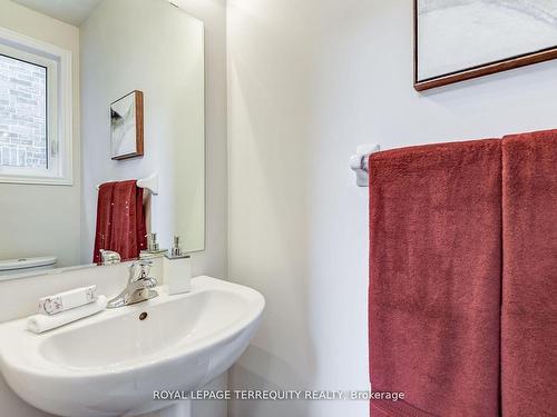 20 Sambro Lane, Whitchurch-Stouffville, ON - Indoor Photo Showing Bathroom