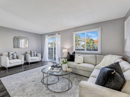 26-2651 Aquitaine Ave, Mississauga, ON - Indoor Photo Showing Living Room