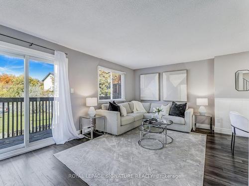 26-2651 Aquitaine Ave, Mississauga, ON - Indoor Photo Showing Living Room