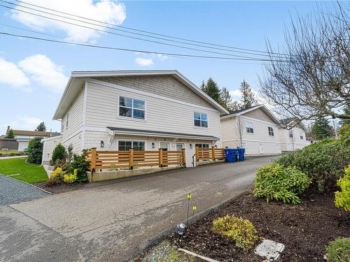 633 Beach Rd, Qualicum Beach, BC - Outdoor