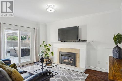 1493 Queensbury Crescent, Oakville, ON - Indoor Photo Showing Living Room With Fireplace