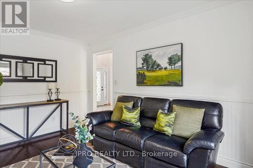 1493 Queensbury Crescent, Oakville, ON - Indoor Photo Showing Living Room