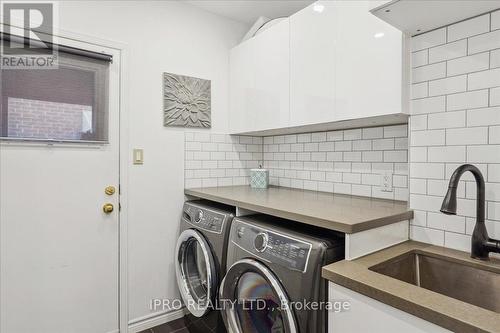 1493 Queensbury Crescent, Oakville, ON - Indoor Photo Showing Laundry Room