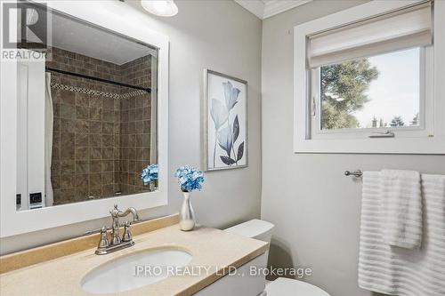 1493 Queensbury Crescent, Oakville, ON - Indoor Photo Showing Bathroom