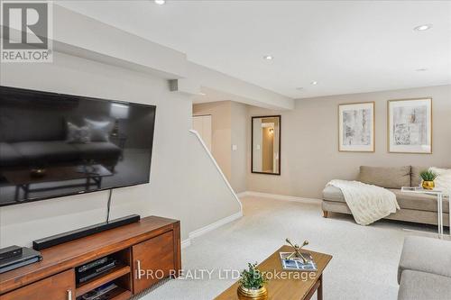 1493 Queensbury Crescent, Oakville, ON - Indoor Photo Showing Living Room