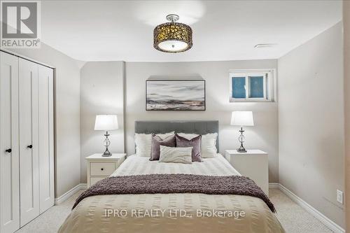 1493 Queensbury Crescent, Oakville, ON - Indoor Photo Showing Bedroom