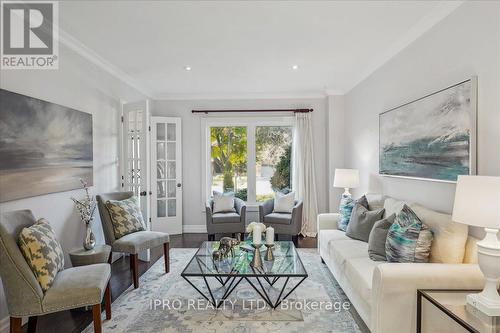 1493 Queensbury Crescent, Oakville, ON - Indoor Photo Showing Living Room