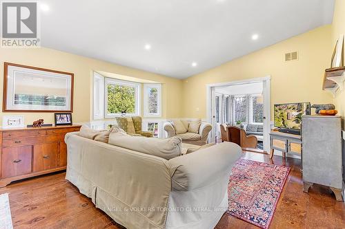 123 Valley Ridge Road, Grey Highlands, ON - Indoor Photo Showing Living Room