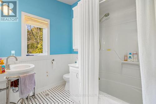 123 Valley Ridge Road, Grey Highlands, ON - Indoor Photo Showing Bathroom