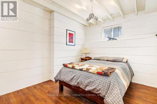 123 Valley Ridge Road, Grey Highlands, ON - Indoor Photo Showing Bedroom