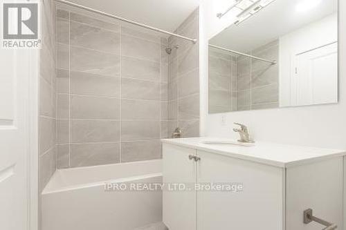 303 - 19B West Street N, Kawartha Lakes, ON - Indoor Photo Showing Bathroom