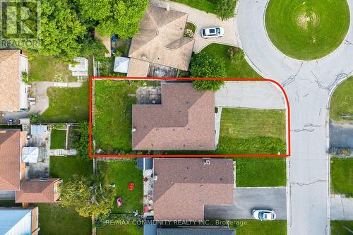 66 Valdez Court, Oshawa, ON - Outdoor