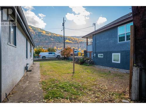 1833 Third Avenue, Trail, BC - Outdoor