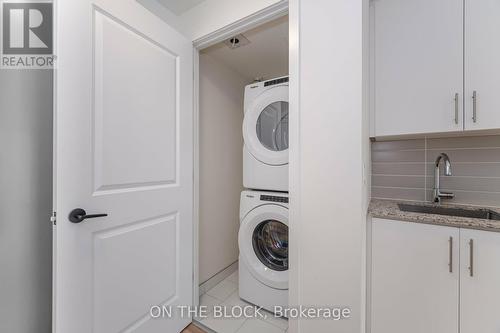 208 - 345 Wheat Boom Drive, Oakville, ON - Indoor Photo Showing Laundry Room