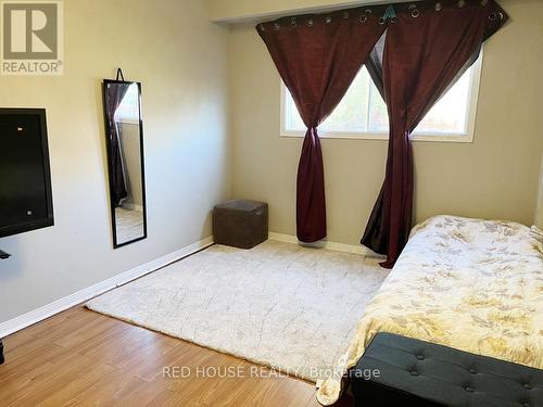 36 Mount Pleasant Drive, Brampton, ON - Indoor Photo Showing Bedroom