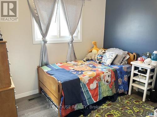 36 Mount Pleasant Drive, Brampton, ON - Indoor Photo Showing Bedroom