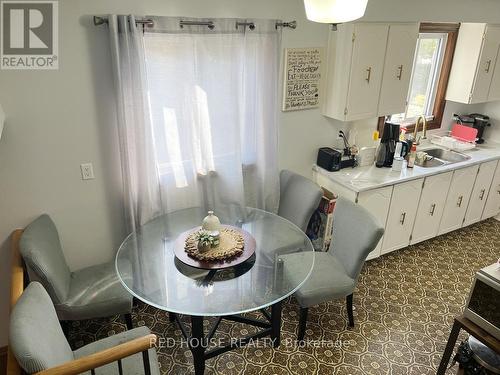 36 Mount Pleasant Drive, Brampton, ON - Indoor Photo Showing Dining Room