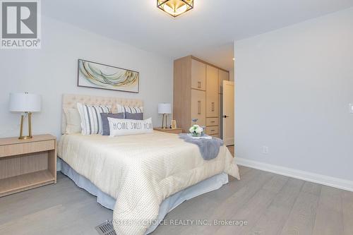 24 Erindale Avenue, Toronto, ON - Indoor Photo Showing Bedroom