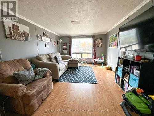 45 Denis Street, Hearst, ON - Indoor Photo Showing Living Room